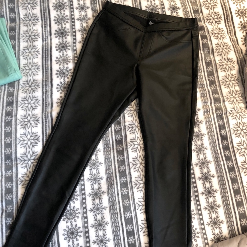 Hue leather leggings